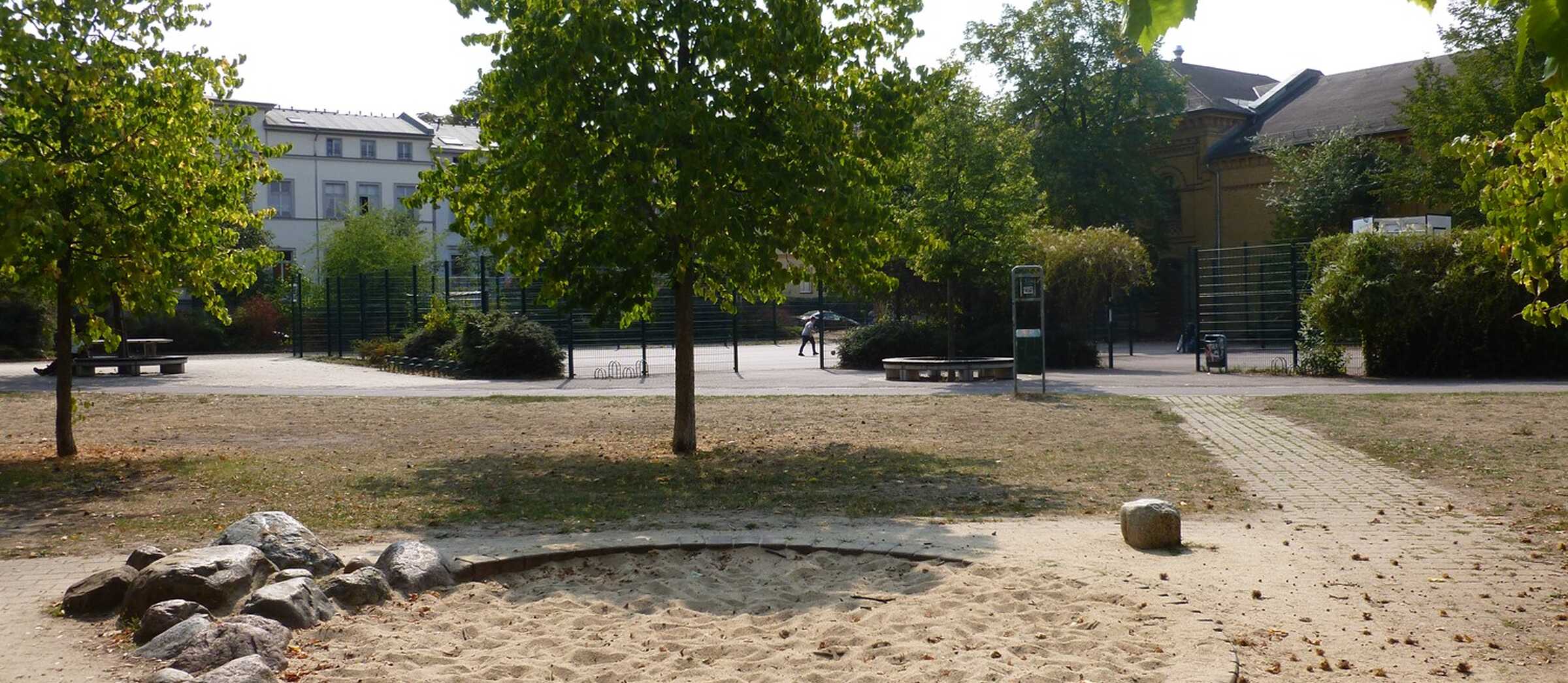 Spiel- und Bolzplatz Ludwig-Stur-Straße