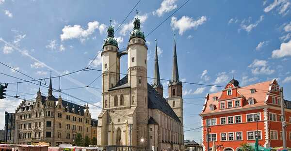 Marktkirche und Tourist-Info