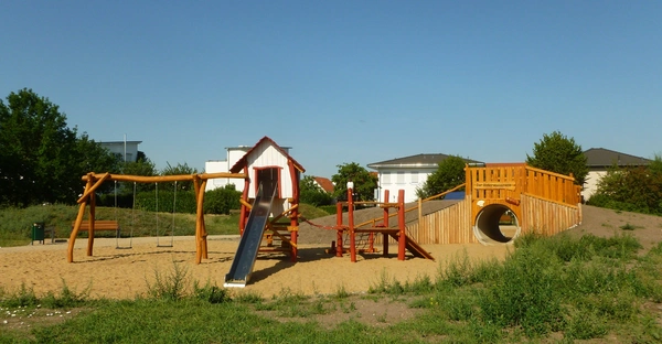 Spielplatz "Strand und Wasser" Franz-Maye-Straße