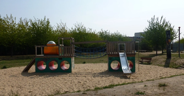 Spiel- und Basketballplatz Thüringer Bahnhof (Nord)