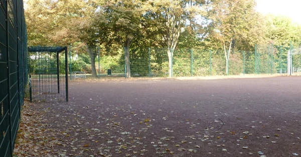 Bolz- und Basketballplatz Ernst-Abbe-Straße 