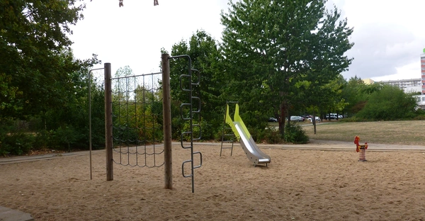 Spiel- und Streetballplatz Unstrutstraße
